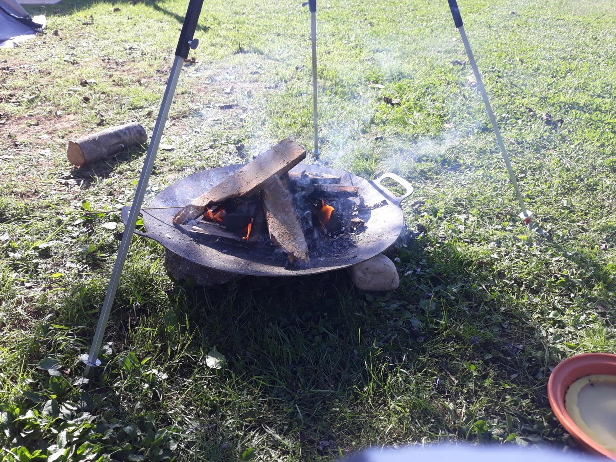 Camping Under The Walnut In Your Own Tent On A Shared Lot And Shared Bathroom Liubliana Exterior foto