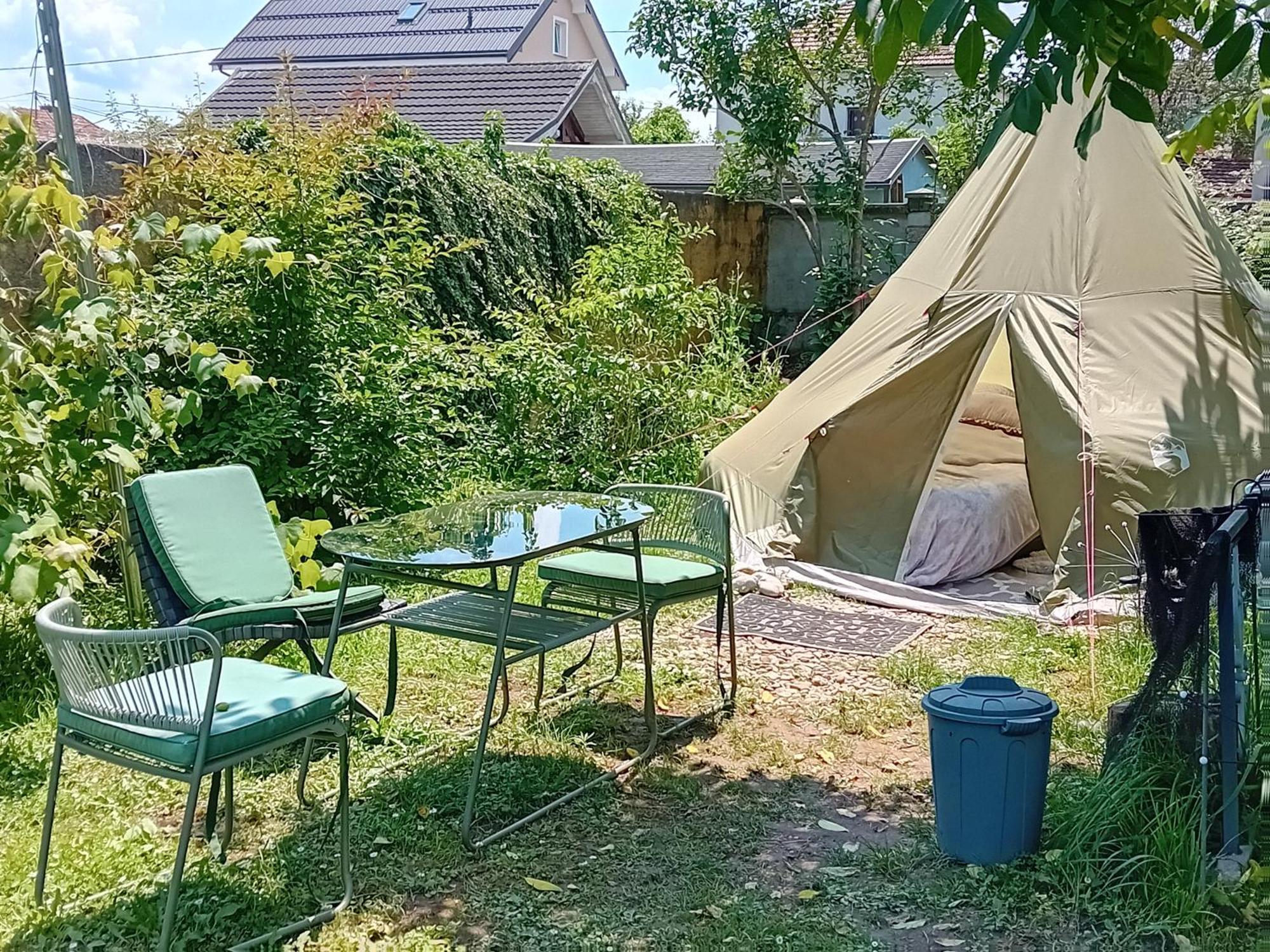 Camping Under The Walnut In Your Own Tent On A Shared Lot And Shared Bathroom Liubliana Exterior foto